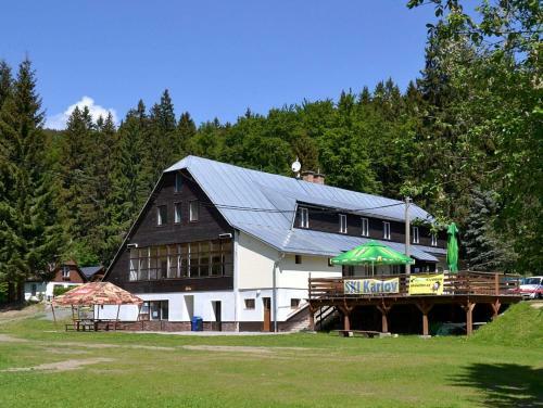 Hostal Chata Z�ti?�