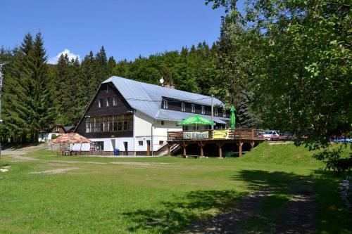 Hostal Chata Z�ti?�