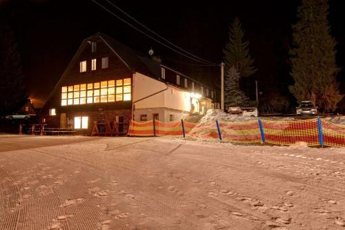 Hostal Chata Z�ti?�