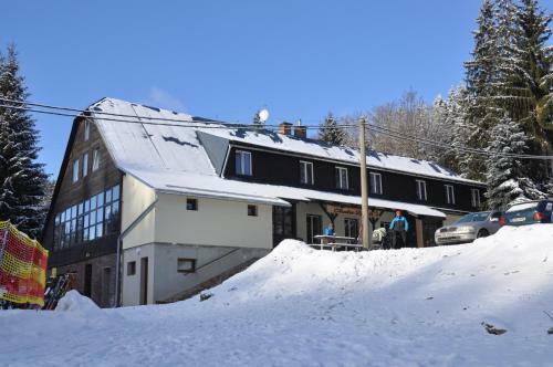 Hostal Chata Z�ti?�