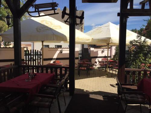 Hostal Penzion ?esk� Dv?r