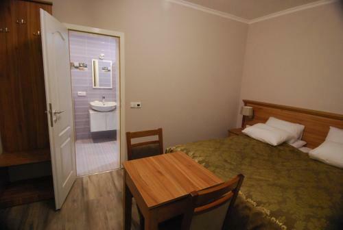 Hostal Ivanek Guest House
