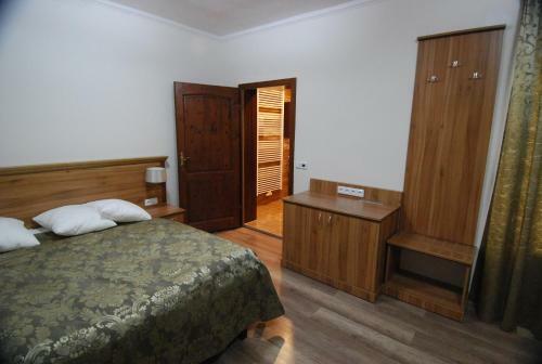 Hostal Ivanek Guest House