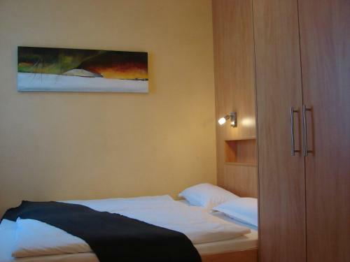 Rotenberg Pt Hotel