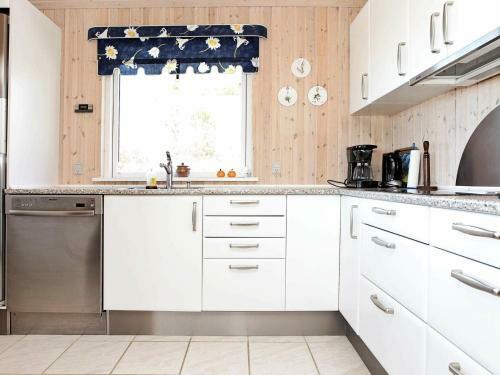 Three-bedroom Holiday Home In Tranek�r 3