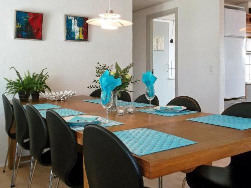 Six-bedroom Holiday Home In Harbo�re 2