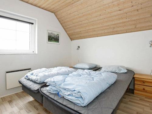 Six-bedroom Holiday Home In Harbo�re 2