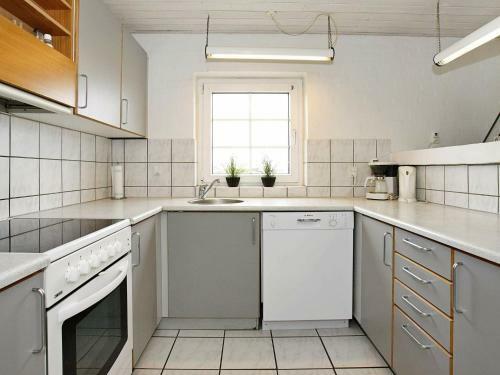 Six-bedroom Holiday Home In Harbo�re 2