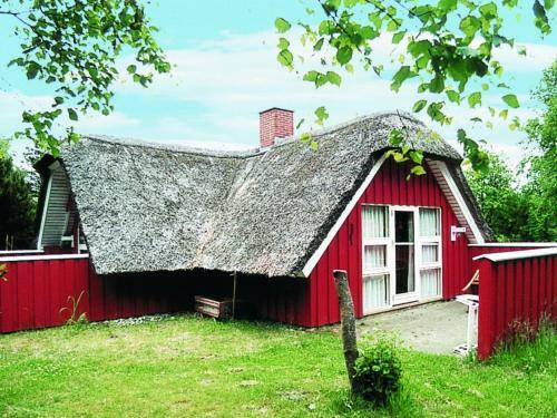 Three-bedroom Holiday Home In N�rre Nebel 16