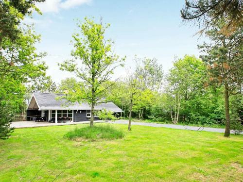 Three-bedroom Holiday Home In N�rre Nebel 4