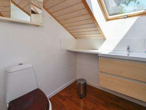 Three-bedroom Holiday Home In N�rre Nebel 4
