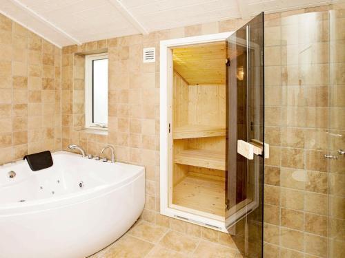 Two-bedroom Holiday Home In Oksb�l 13