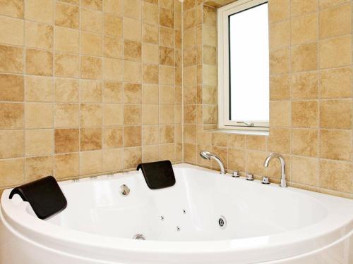 Two-bedroom Holiday Home In Oksb�l 13