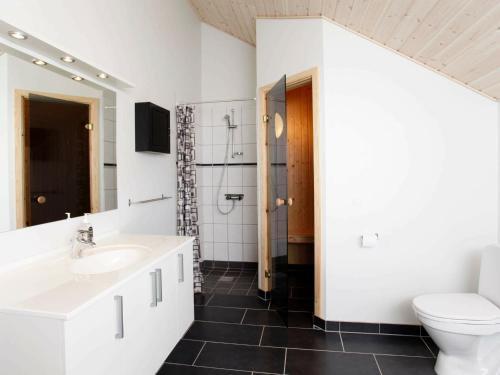 Four-bedroom Holiday Home In R�dby 7
