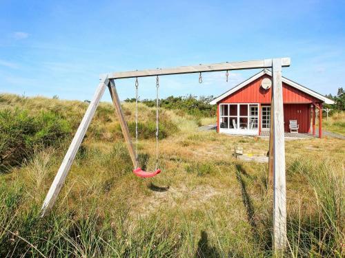 Two-bedroom Holiday Home In Hvide Sande 2