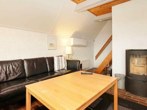 Four-bedroom Holiday Home In Hvide Sande 3