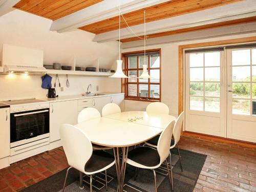 Four-bedroom Holiday Home In Hvide Sande 3