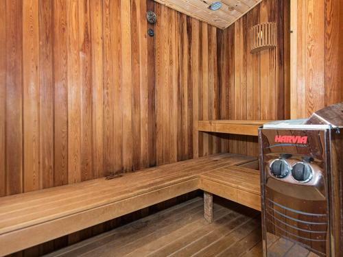 Four-bedroom Holiday Home In Knebel 6