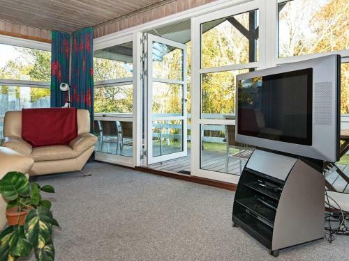 Four-bedroom Holiday Home In Knebel 6