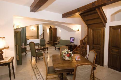 Hotel L'enclos Des Lauriers Roses