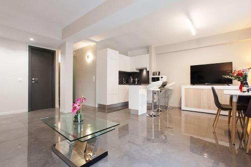 Apartment 92