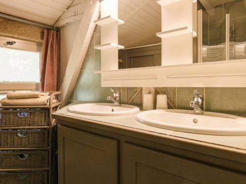 Spacious Mansion In Lacapelle-marival With Heated Pool