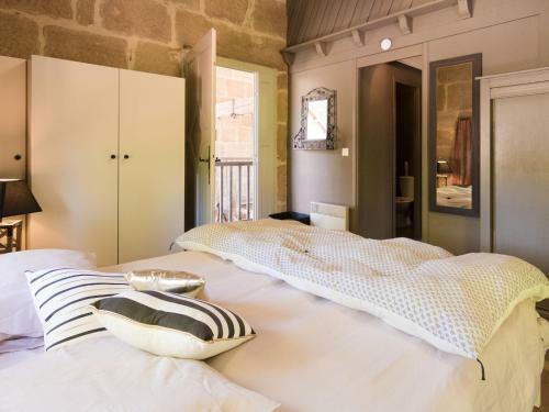 Spacious Mansion In Lacapelle-marival With Heated Pool
