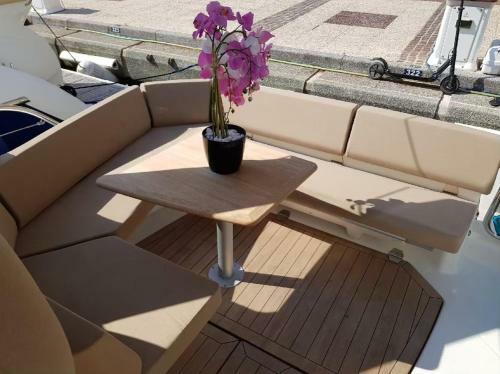 Yacht Experience Lemon Town