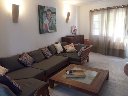 Modern Villa With Private Pool Near Lake In Olonzac