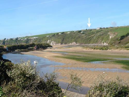 Cobbles Point, Folly Hill