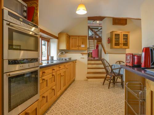 Cobbles Point, Folly Hill