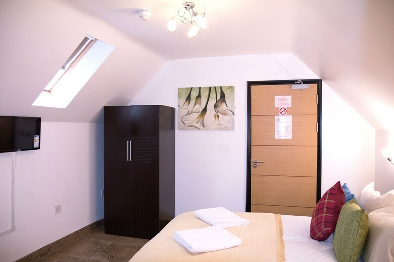 Bed & Breakfast Atz&h Inn