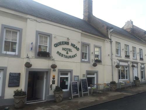 Queens Head Hotel