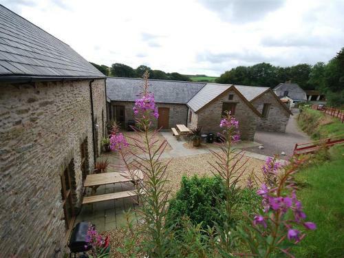Holiday Home Hazel Cottage
