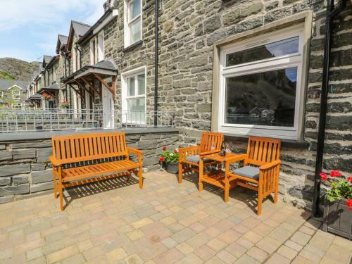 16 Park Square, Blaenau Ffestiniog