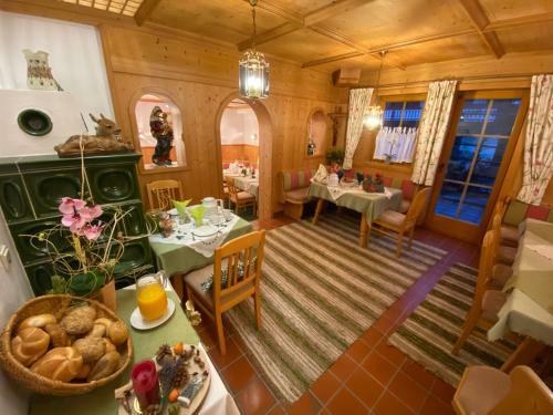 Hostal Pension Alpenrose