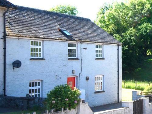 Rustic Apartment In Brecon With Fireplace