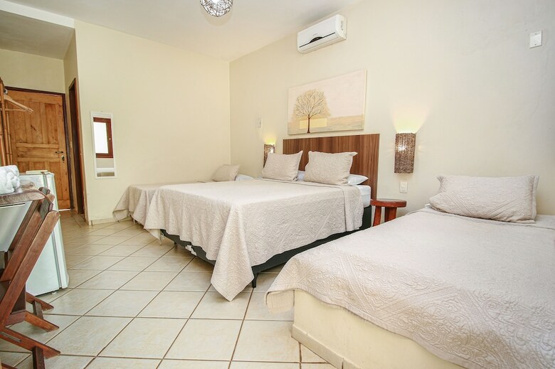 Hostal Pousada Flores Do Cerrado
