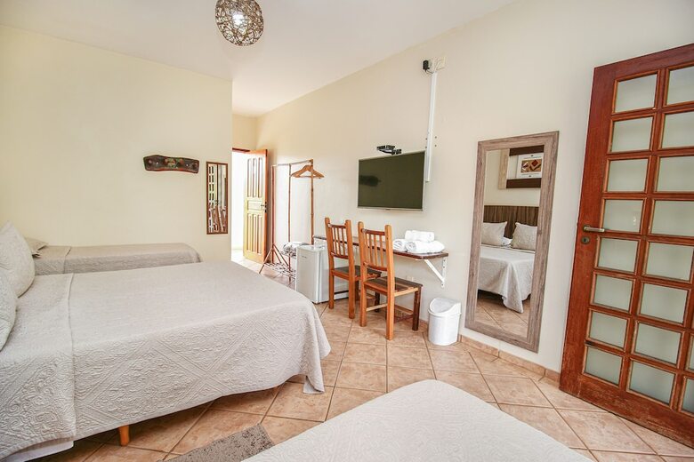 Hostal Pousada Flores Do Cerrado