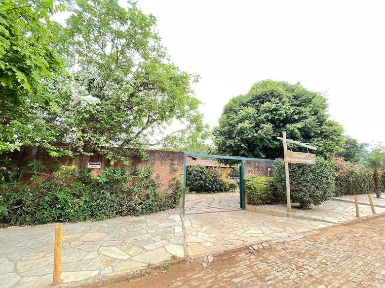 Hostal Pousada Flores Do Cerrado