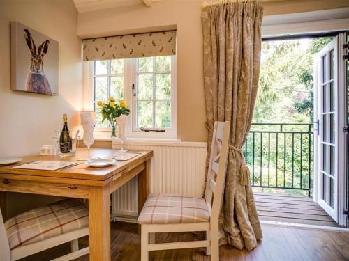 Lime Tree, Burford