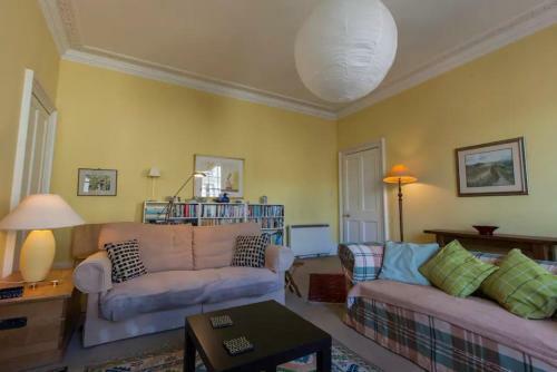 Apartamento 1 Bedroom New Town Flat Sleeps 2