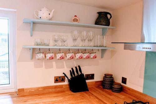 1 Bedroom Apartment In New Town Accommodates 4