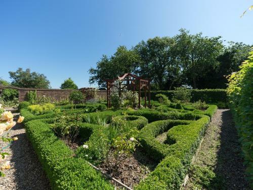 Foxholes Barn
