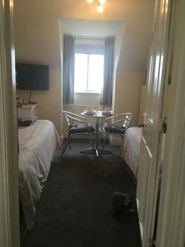 Hostal The Oak Tree Guest House