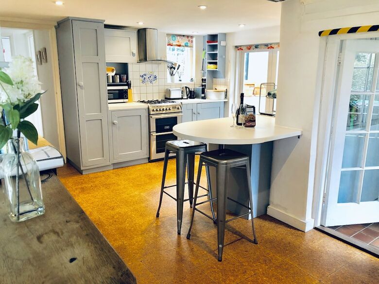Danny Lodge - Three Bedroom Country Cottage