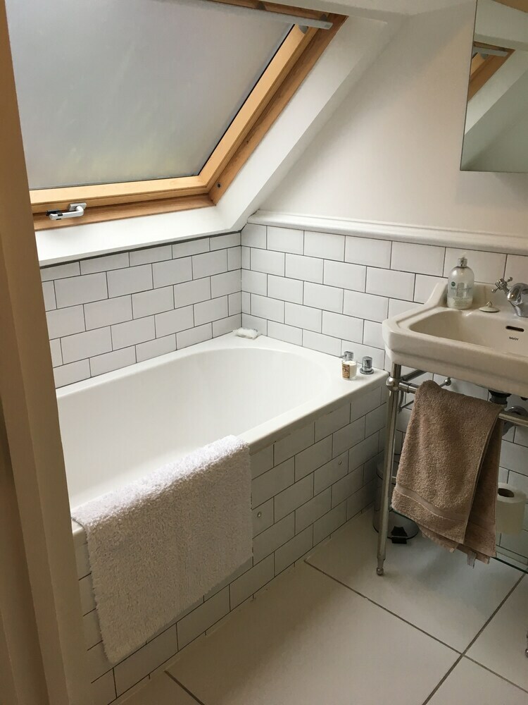 Danny Lodge - Three Bedroom Country Cottage