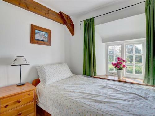 Comfortable Cottage In Kingsheanton With Private Garden