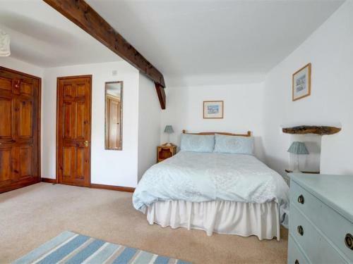 Comfortable Cottage In Kingsheanton With Private Garden