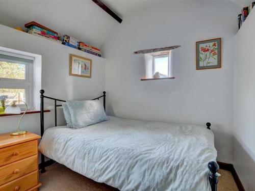 Comfortable Cottage In Kingsheanton With Private Garden